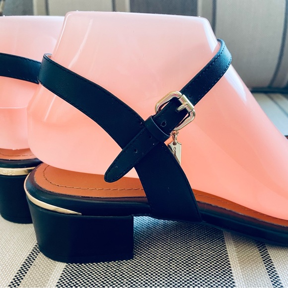 Coach Black Leather 2" Block Heel Gold Hardware Sandals Shoes Size 7 - Picture 5 of 13